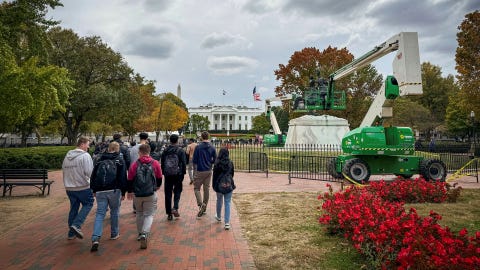 Donald Trumps nya balsal skapar debatt om Vita husets framtid
